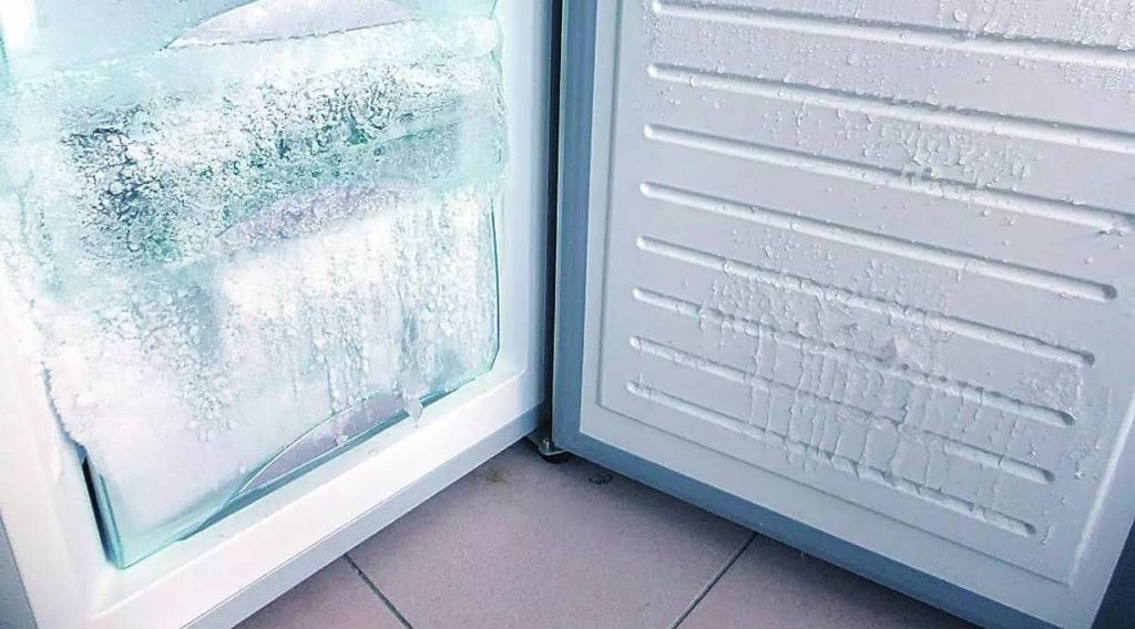 Холодильник с No Frost не размораживается автоматически